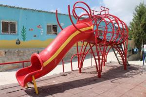 Elephant shaped climbing structure